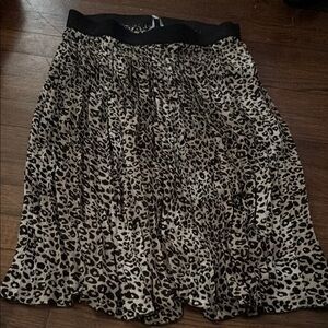 Leopard Print Pleated Skirt